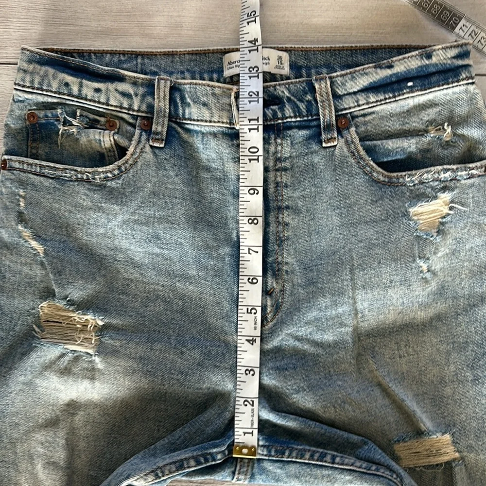 Abercrombie ultra high rise ankle straight jeans acid wash distressed size 30